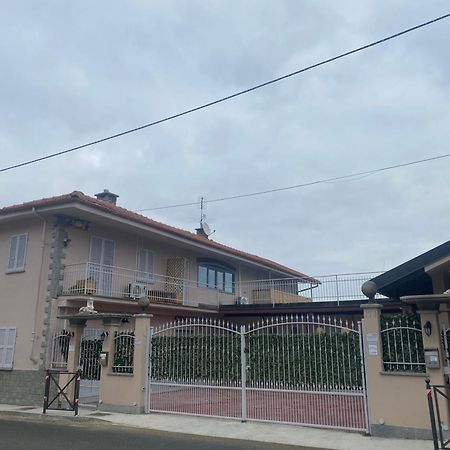 Bed and Breakfast La Casa Di Cate & Adry Envie Екстер'єр фото