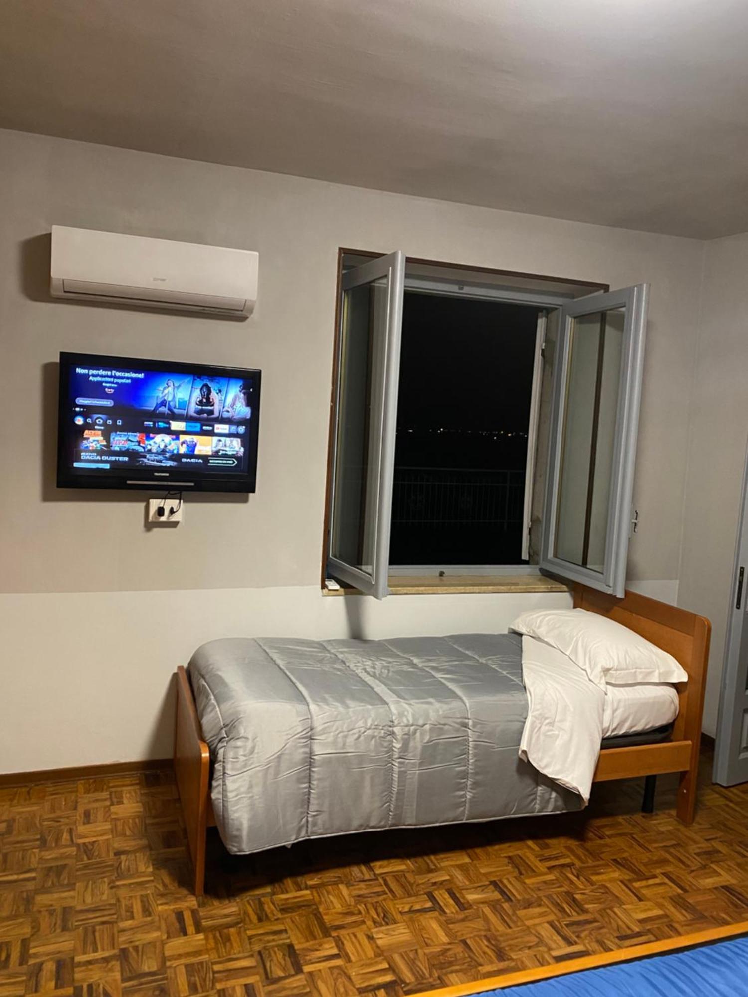 Bed and Breakfast La Casa Di Cate & Adry Envie Екстер'єр фото