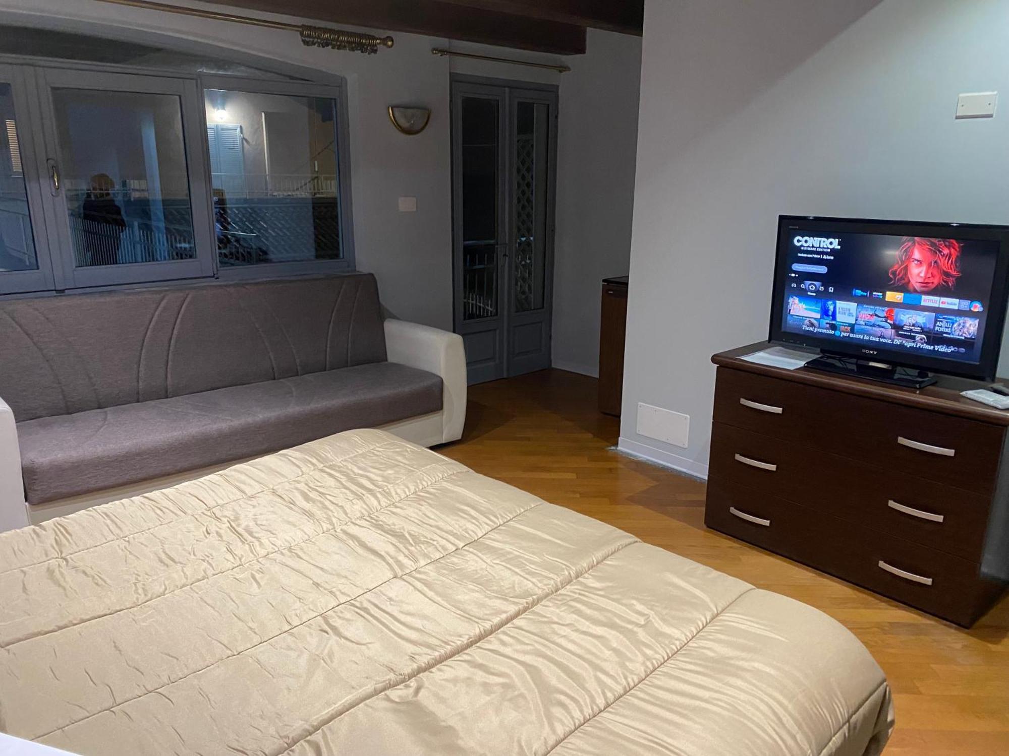 Bed and Breakfast La Casa Di Cate & Adry Envie Екстер'єр фото