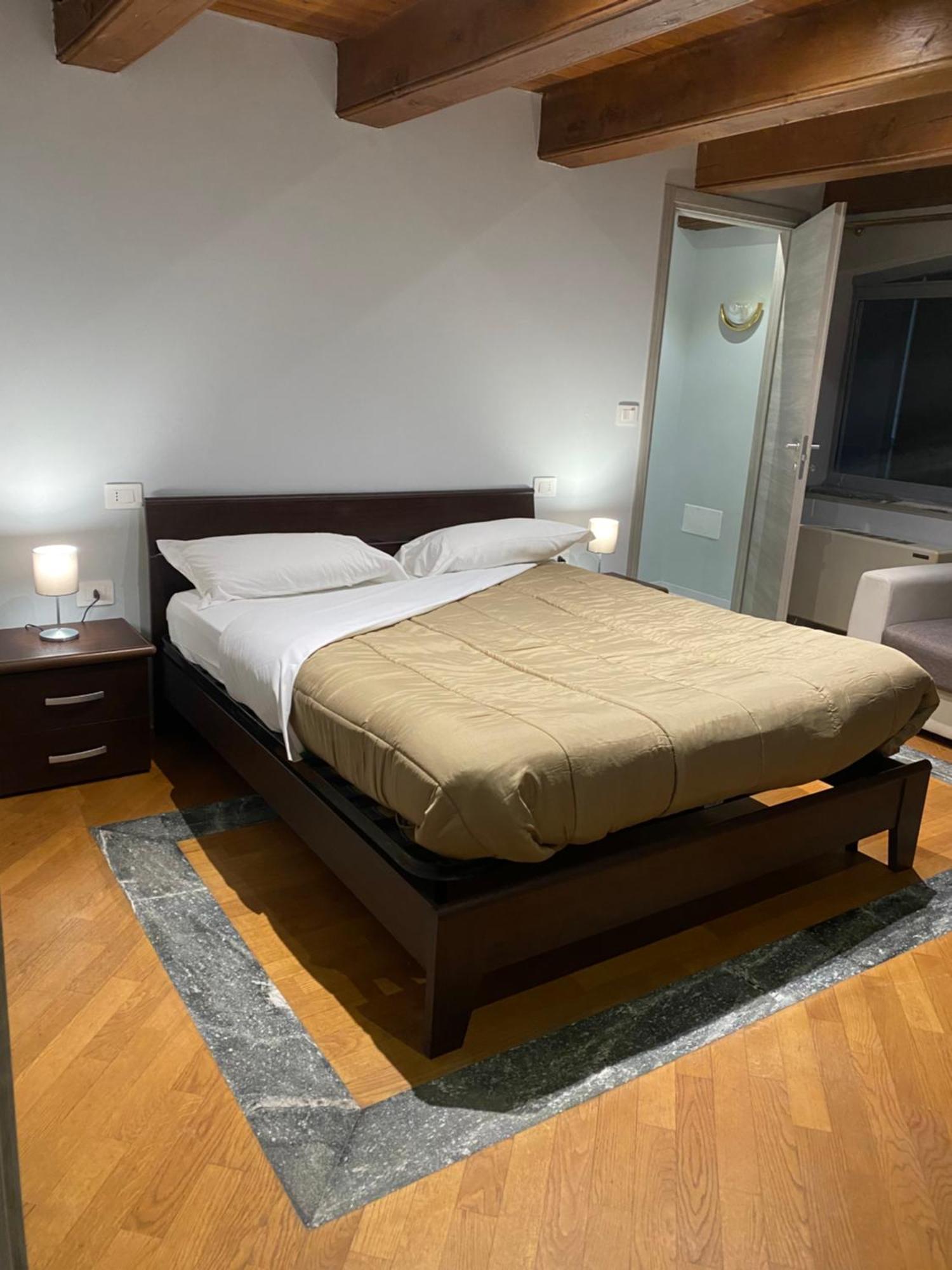 Bed and Breakfast La Casa Di Cate & Adry Envie Екстер'єр фото