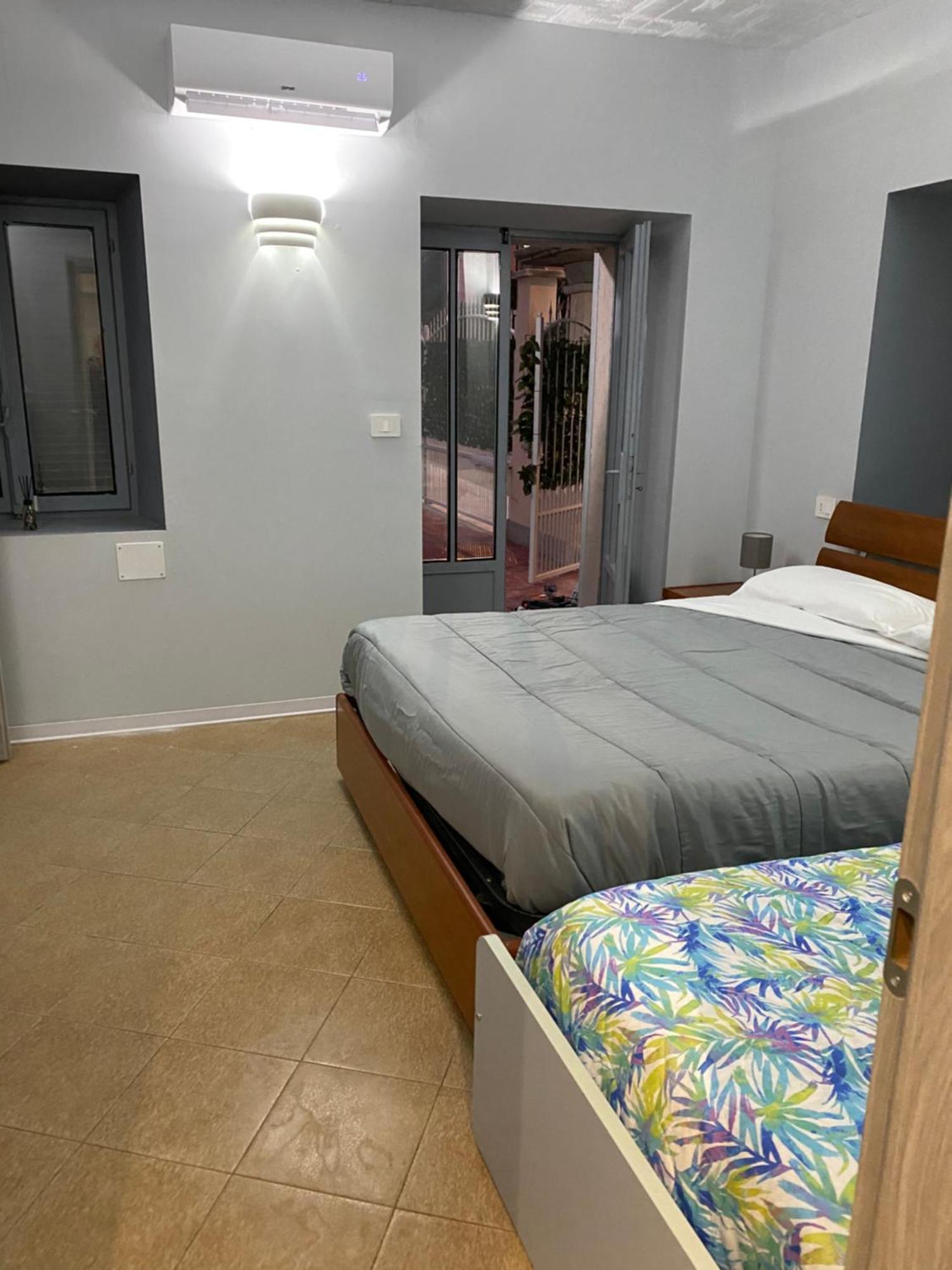 Bed and Breakfast La Casa Di Cate & Adry Envie Екстер'єр фото