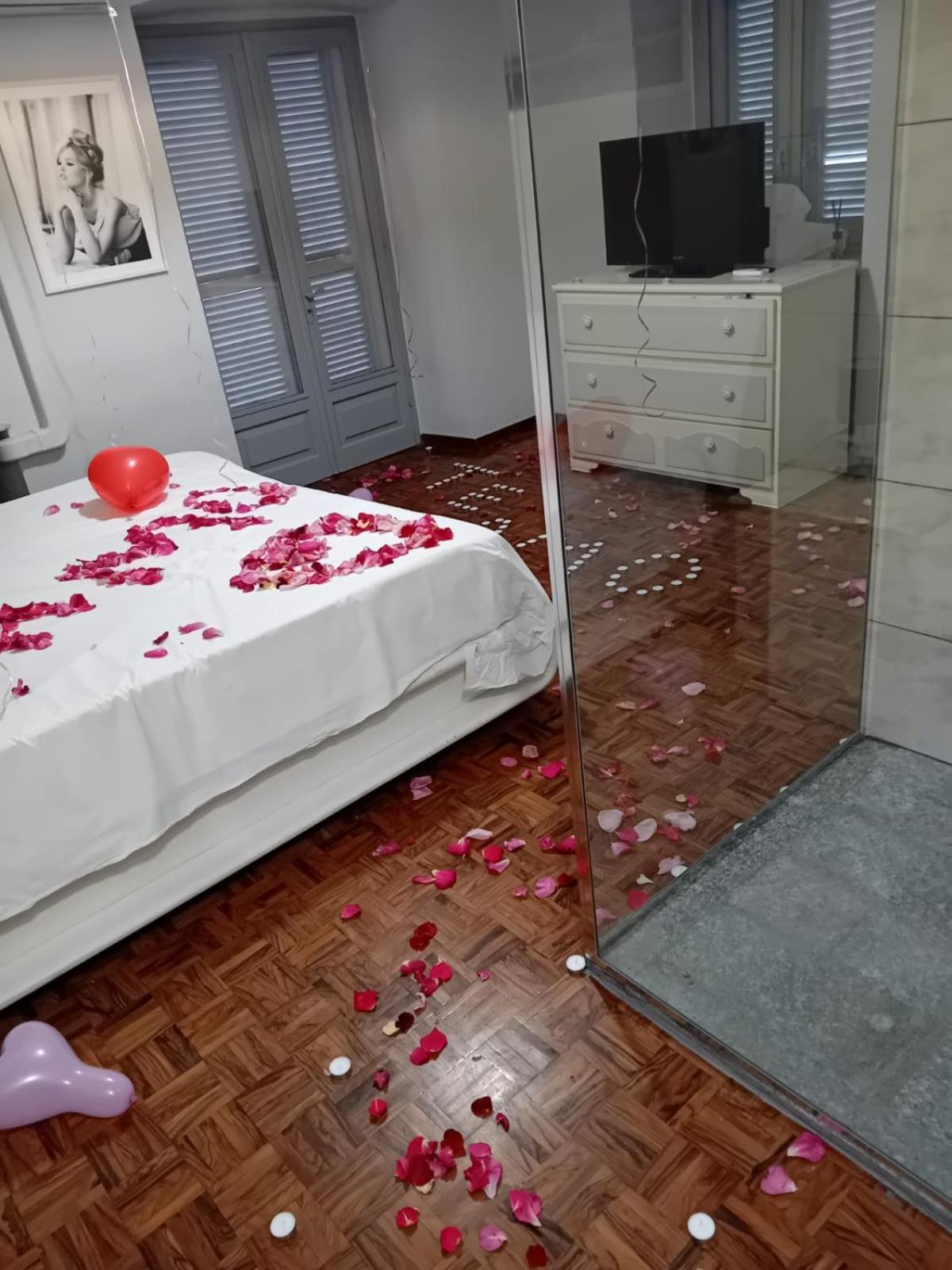 Bed and Breakfast La Casa Di Cate & Adry Envie Екстер'єр фото